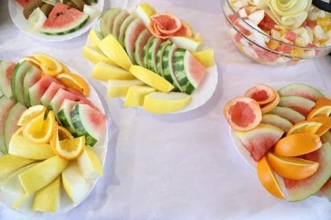 fruta picada en las ensaladas